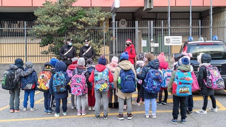 I Pacifici di Castello bussano alla caserma dei Carabinieri